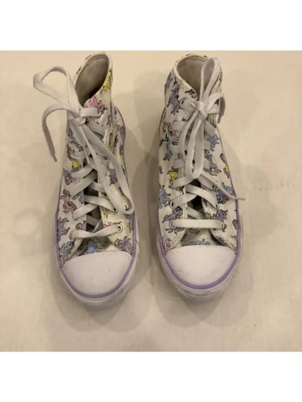Converse Chuck Taylor All Star Youth High Top Sneakers Size 3 Unicorn Print